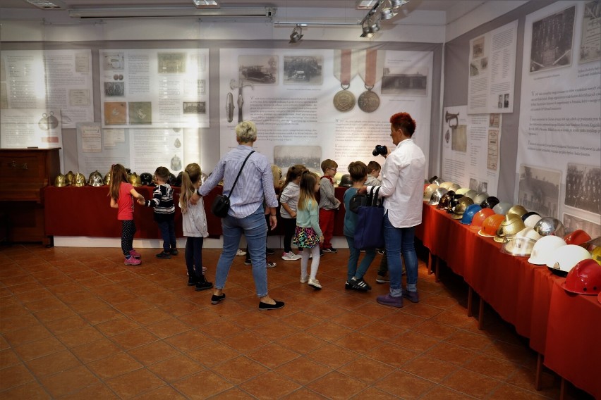 Strażackie wystawy w Muzeum Regionalnym w Pleszewie robią prawdziwą furorę