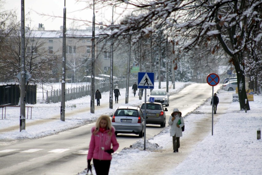 PONIKWODA. Przy ul. Bazylianówka potrzebna jest zatoka...