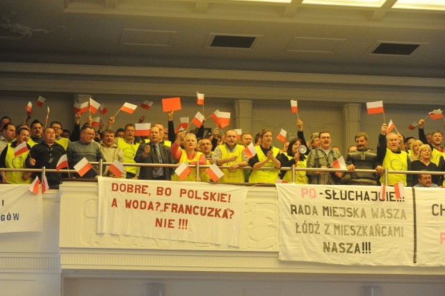 Protest pracowników ZWiK podczas nadzwyczajnej sesji Rady Miejskiej