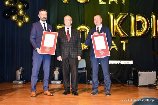 Medalem Srebrnym za Długoletnią Służbę odznaczeni zostali dyrektor MBP Artur Borzęcki i dyrektor KDK Damian Kozyrski. Odznaczenia wręczył wicewojewoda lubelski Bolesław Gzik.