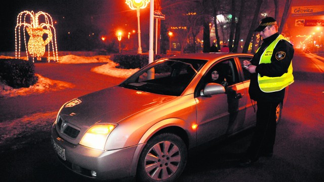 Strażnicy miejscy z Krynicy-Zdroju już niedługo będą kontrolować kierowców parkujących samochody w sąsiedniej gminie