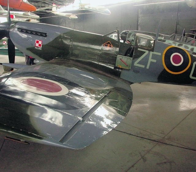 Spitfire w krakowskim muzeum  - m. i. w takich maszynach Polacy walczyli pod niebem Anglii z Niemcami
