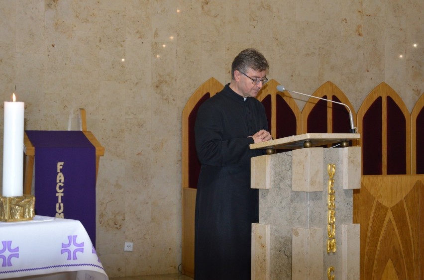 Remont Małżeński w Opolu. Tłumy Opolan i abp Grzegorz Ryś w kościele seminaryjnym