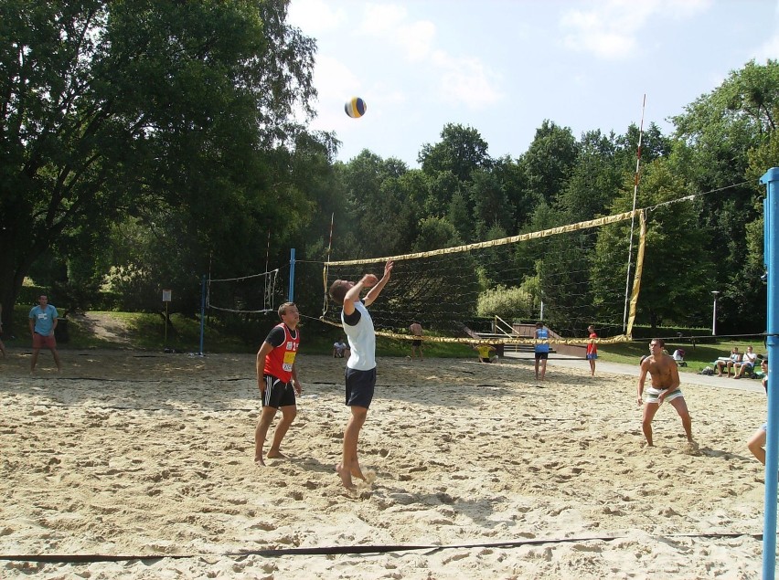 Na Kąpielisku Leśnym w Zabrzu-Maciejowie można było sprawdzić się w turnieju siatkówki plażowej