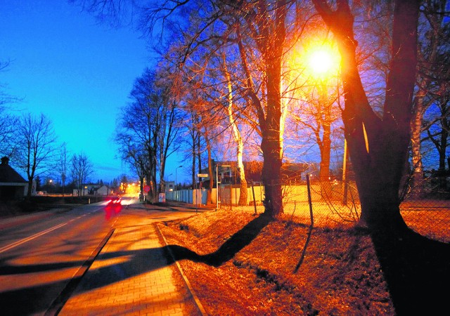 Tuchów, Miejsce, w którym 13 stycznia stanęła nocą policyjna blokada i gdzie zginął Andrzej Swoszowski (na zdjęciu w górnym rogu)