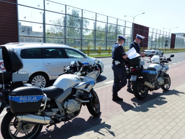 KMP w Kaliszu. Policjanci na motocyklach łapią piratów drogowych