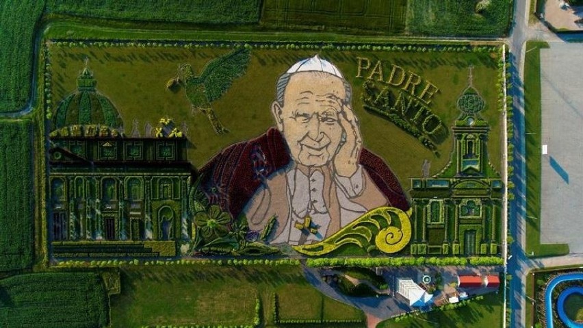 Na wieżę widokową w Ogrodzie Jana Pawła II prowadzi 96...