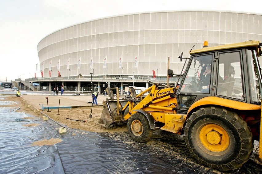 Wrocław: Przy Stadionie Miejskim będzie... lodowisko i jarmark (ZDJĘCIA)