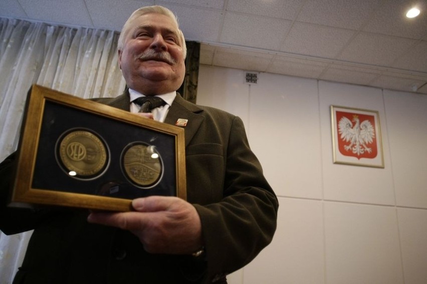 Gdańsk: Lech Wałęsa otrzymał medal elektryków