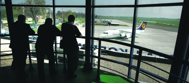 Z najnowszego raportu UEFA o Euro 2012 wynika, że największą bolączką Wrocławia jest przepustowość lotniska