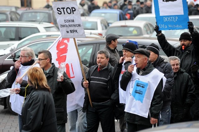 Związki zawodowe już w grudniu protestowały przeciwko zwolnieniom