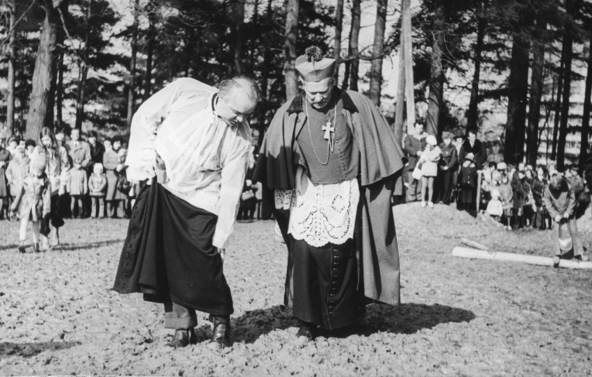 Ks. prałat Berard Czernecki skończył 90 lat. Zdjęcia z...