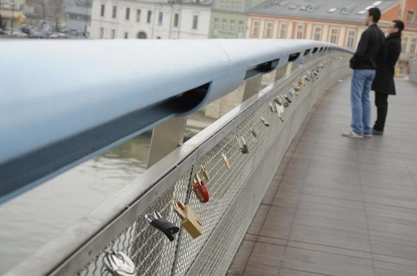 Kraków: kładka Bernatka będzie biało-czerwona