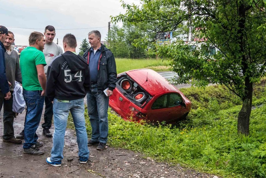 Wypadek w Andrychowie. Dwie osoby w szpitalu [ZDJĘCIA]