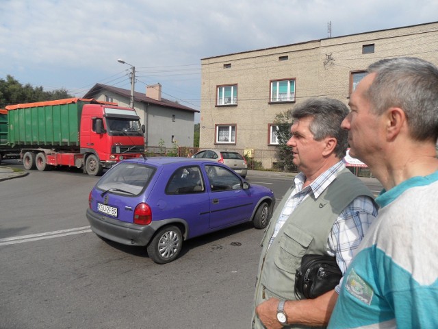 Taki widok spędza sen z powiek mieszkańcom Niedzielisk, Ferdynandowi Mercie i Janowi Widlarzowi