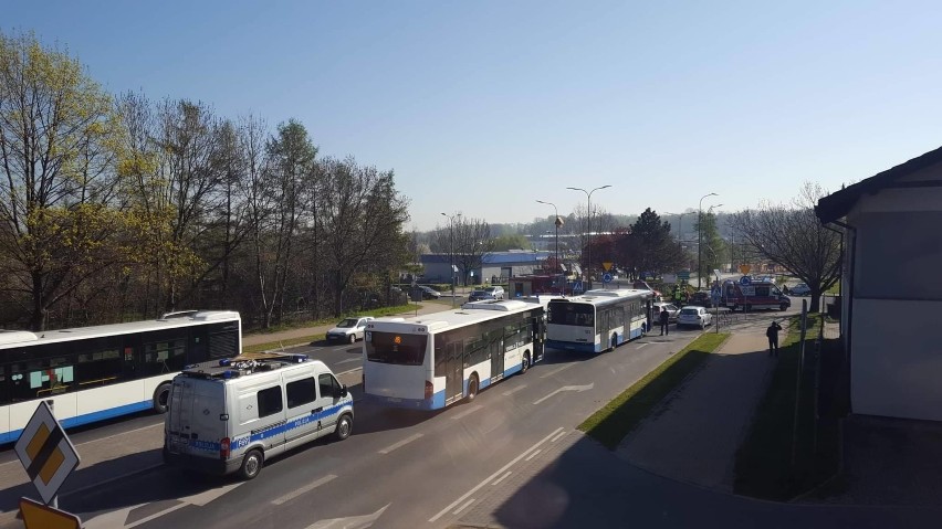 Kierowca BMW odjechał z miejsca wypadku na rondzie w Rybniku
