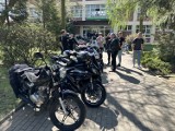 Drzwi otwarte w ZSGE. Setki uczniów odwiedziło Górniczą. Przed wejściem mały zlot motocyklowy 