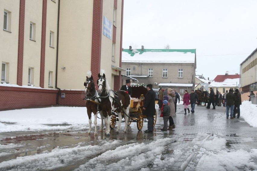 Arcybiskup Wiktor Skworc na procesji konnej w Pietrowicach Wielkich [ZDJĘCIA]