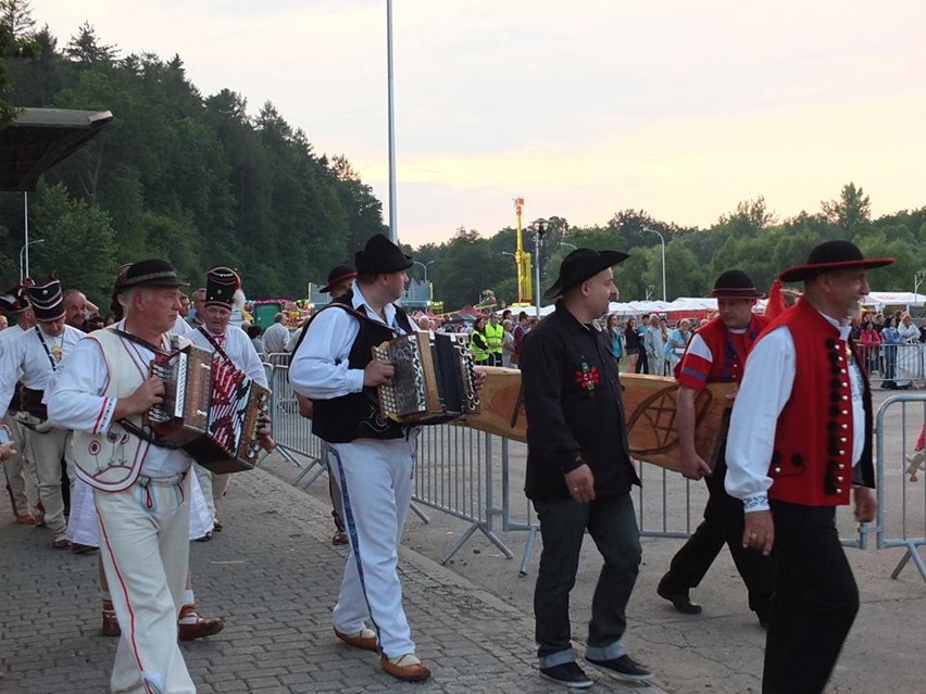 Oscypek Fest 2014. Rekordowy oscyp powstał pod Grojcem [ZDJĘCIA Z NIEDZIELI]