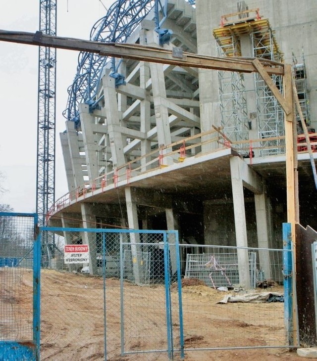 Tak wygląda wejście na II trybunę. Jest na niej 6000 miejsc