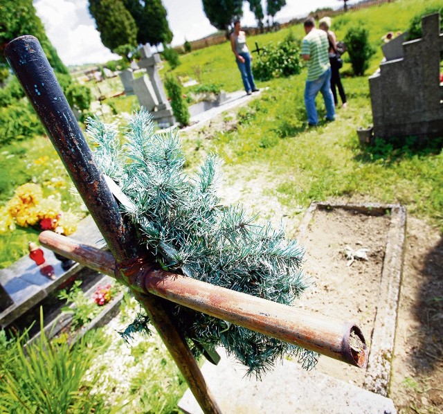 Zwłoki córeczki Aneta Z. postanowiła zakopać w grobie prababki. Dzieciątko spoczęło w poświęconej ziemi