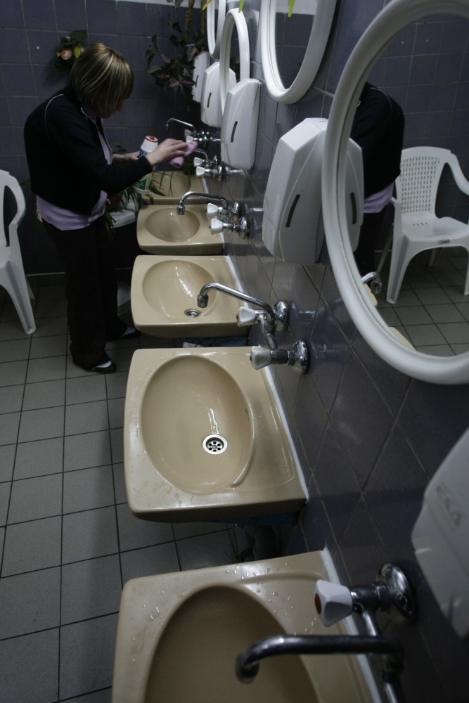 Gdańsk: Stan toalet publicznych na 100 dni przed Euro - mieszkańcy negatywnie je oceniają