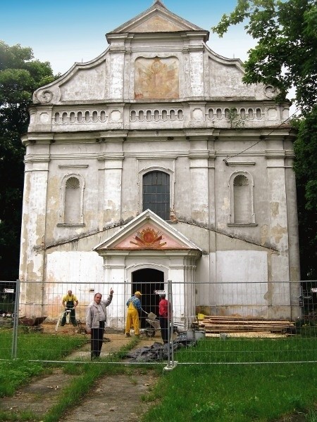 Od 1991 r., po wyświęceniu nowego kościoła, kaplica stała pusta