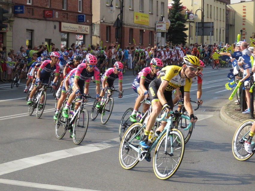 Przez Piekary Śląskie przejechał peleton Tour de Pologne. Kolarzy powitały tłumy mieszkańców [FOTO]