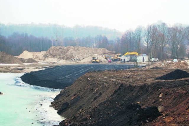 Mieszkańcy zastanawiają się, ile jeszcze ziemi trafi do żwirowni w Wolnym Dworze