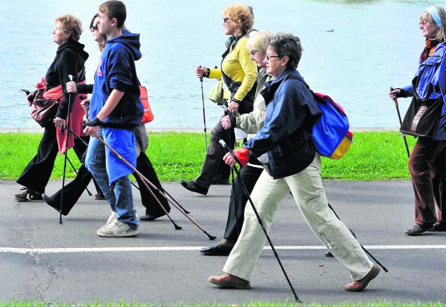 Nordic walking jest znakomitą formą relaksu dla wszystkich