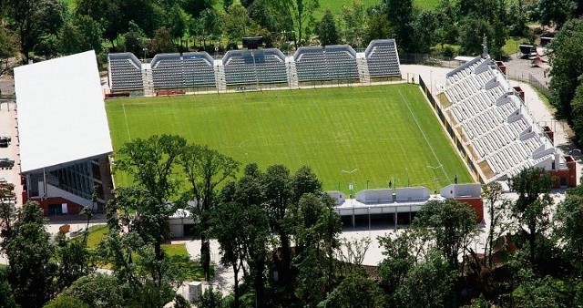 Radni opozycji  krytykują: stadion to tylko piękna skorupa