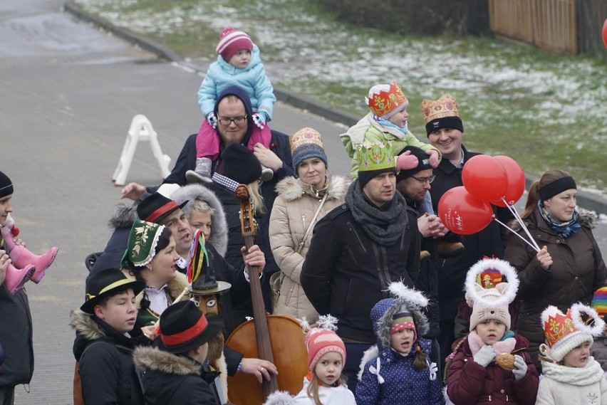 Sześć scen i Brama do Nieba, czyli Orszak Trzech Króli w Żukowie po raz ósmy [ZDJĘCIA]