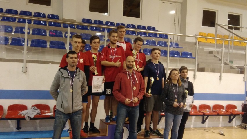 Zespół Szkół Budowlanych we Włocławku mistrzem województwa SZS w badmintonie [zdjęcia]