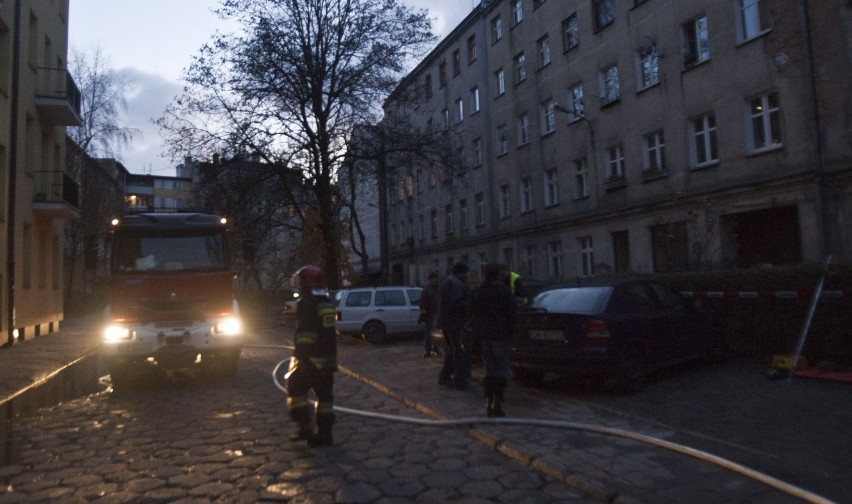 Około godziny 13:30 w jednej z kamienic przy ul. Pereca...