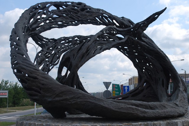 Jedna z kaliskich rzeźb Roberta Sobocińskiego, która pojedzie do Londynu
