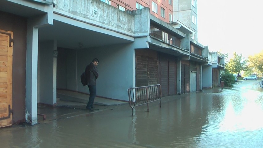 Wrocław: Okolice Bajana do północy były bez wody (ZDJĘCIA, FILM)