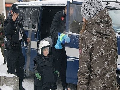 Żory WOŚP 2013: Policjanci dali pokaz na Rynku. Zobacz zdjęcia!