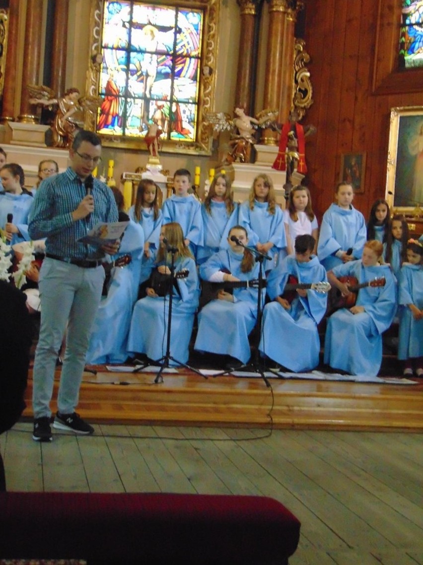 Koncert z okazji Dnia Matki w kościele pw św. Marcina w Bukowcu [ZDJĘCIA]