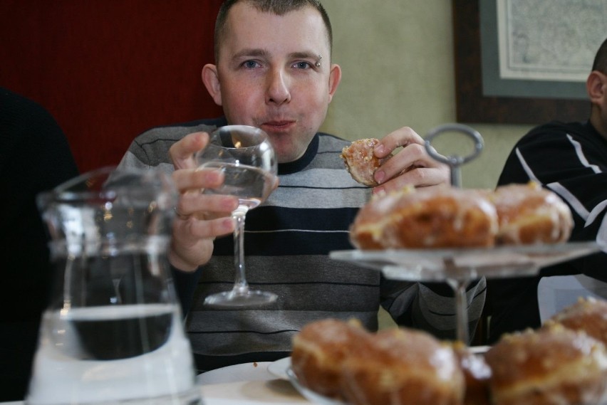 Kraków: wiemy, kto jest mistrzem w jedzeniu pączków [ZDJĘCIA, VIDEO]