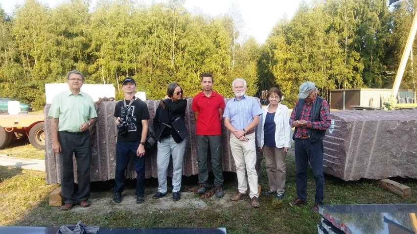 Trzcianka: Przywieźli kamień z Finlandii. Zbudują z niego Pomnik Niepodległości!