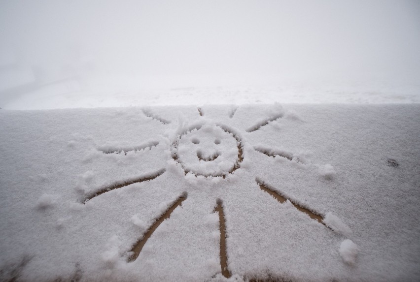 Tatry. Ostatni dzień lata, a na Kasprowym 5 cm śniegu. W Pięciu Stawach pierwsze bałwany 