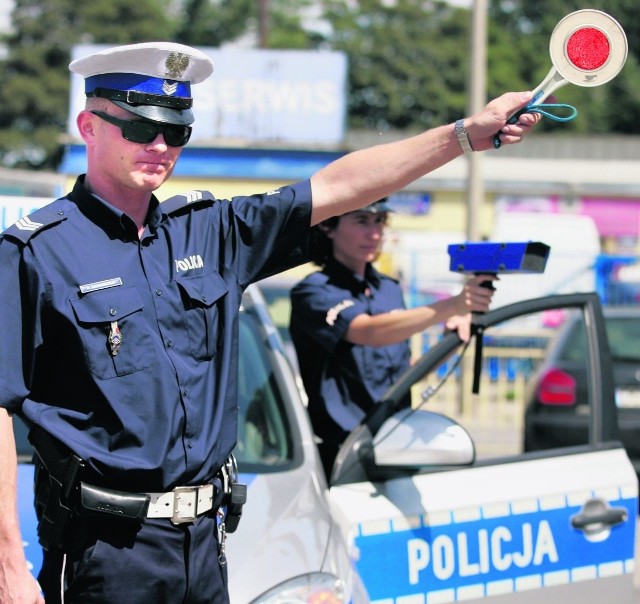 Udział w badaniach ankietowych nie jest podstawą do zatrzymania auta przez policjanta