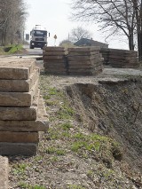 Droga przez osuwisko w Kurowie będzie legalna