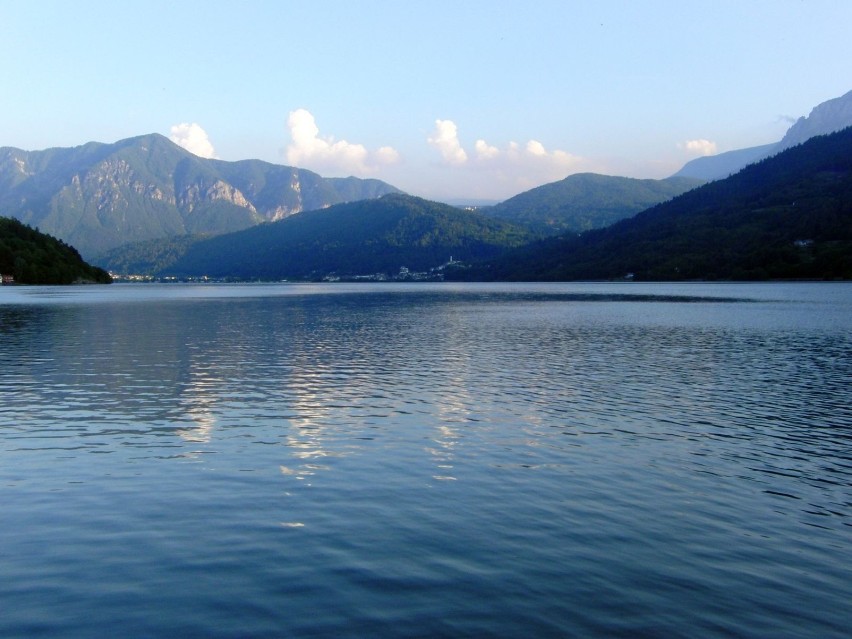 Jezioro Caldonazzo leży w niezwykłej krainie pełnej...