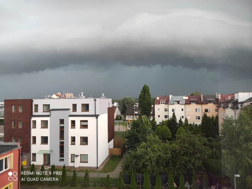 Burza nad Pruszczem Gdańskim w obiektywie Czytelników! Piękna i przerażająca