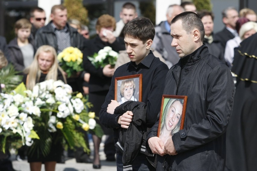 Bliscy pożegnali tragicznie zmarłe w wypadku pod Trzebnicą