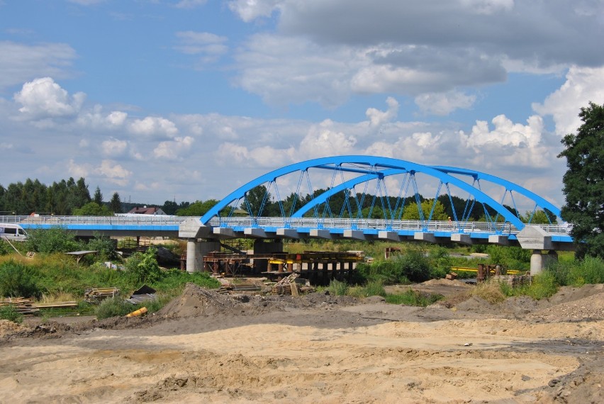Most nad Wartą przy ul. Srebrnej jest na ukończeniu.