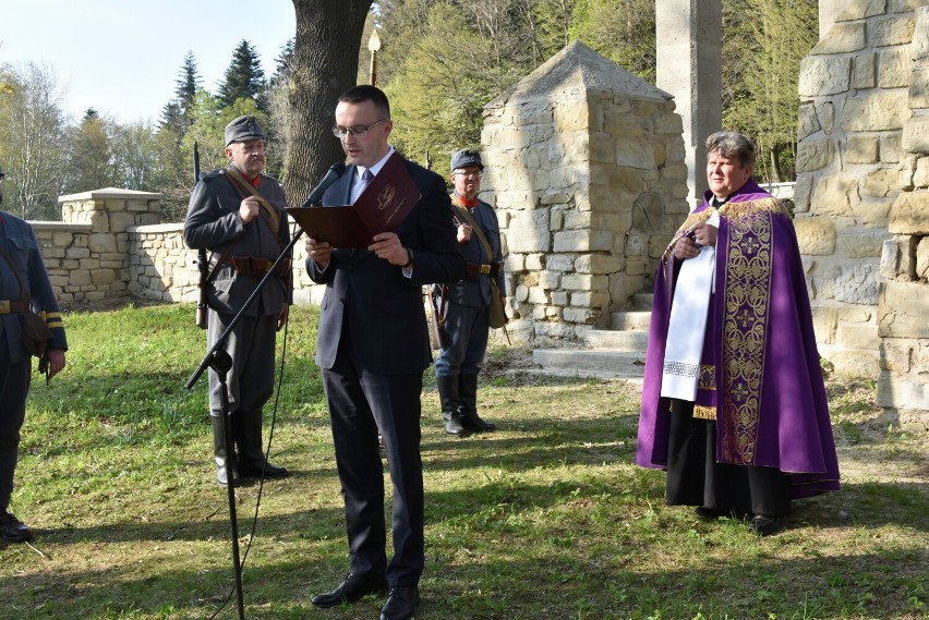 Sękowa. 107. rocznica Bitwy pod Gorlicami. Na cmentarzu nr 80 skromna uroczystość z modlitwą za poległych [ZDJĘCIA]