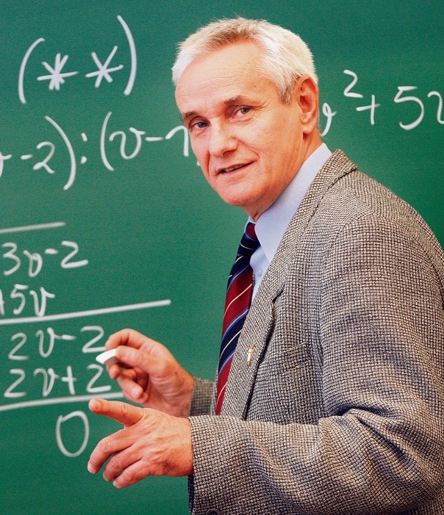 Docent Janusz Górniak od ponad 20 lat zaraża młodych ludzi miłością do matematyki