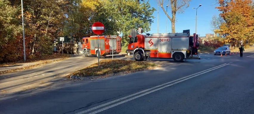 Rybnik: na skrzyżowaniu Jastrzębskiej i Nowej przewróciła się ciężarówka. Droga jest całkowicie nieprzejezdna. Nikomu nic się nie stało